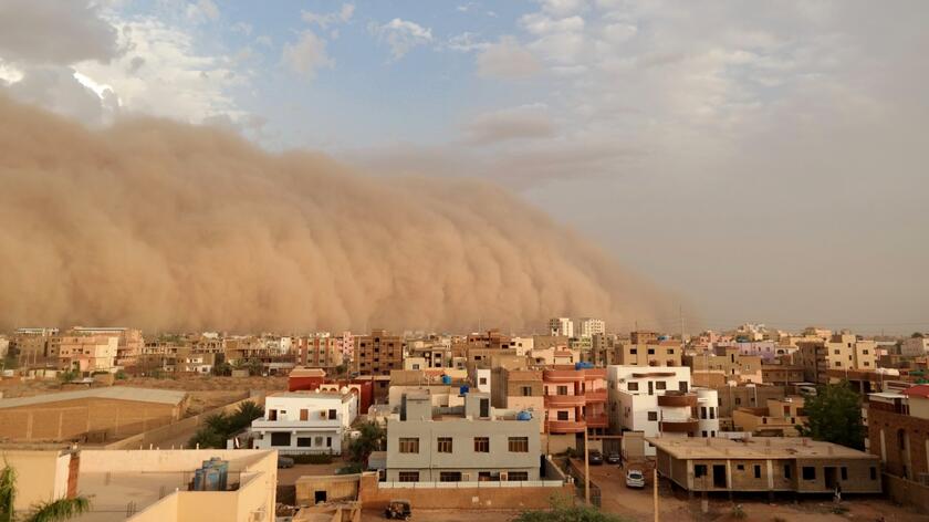 Burza piaskowa nad Sudanem