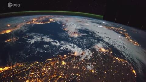 Film poklatkowy Ziemi ze stacji kosmicznej