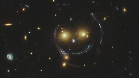 Gromada galaktyk sfotografowana teleskopem Hubble'a
