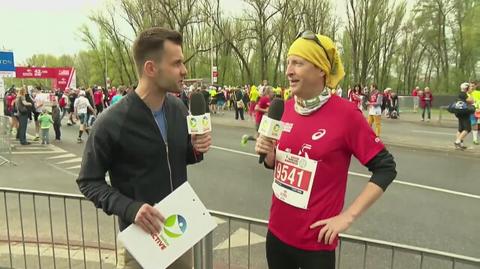 Konrad Piasecki z TVN24 na starcie Orlen Warsaw Marathon