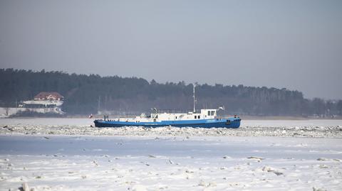 Lodołamacze pracują na Zbiorniku Włocławskim