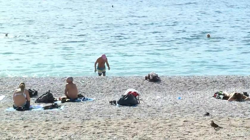 Mieszkańcy Grecji wyszli na plaże