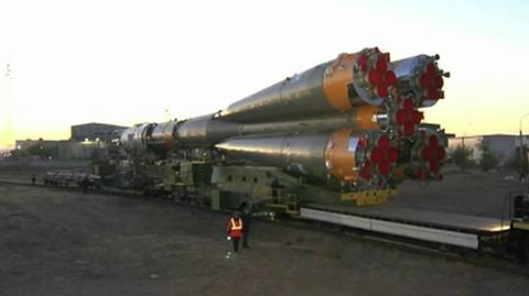 Przygotowania Sojuza do startu (NASA)