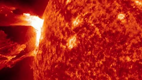 Rozbłysk słoneczny z 16 kwietnia 2012 (NASA)