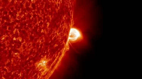 Rozbłysk słoneczny z 19 lipca 2012 (NASA)