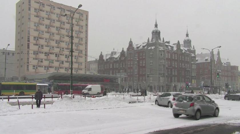 Śnieżny poranek w Katowicach (TVN24)