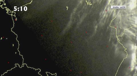 Warstwa chmur przedzieliła Polskę na pół (źródło: sat24)