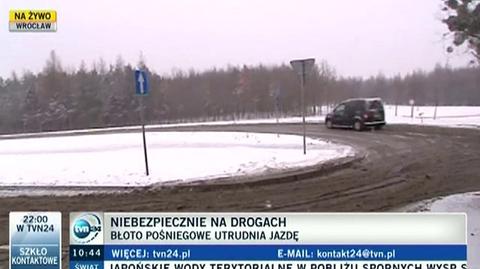 We Wrocławiu gruba warstwa błota pośniegowego (TVN24)