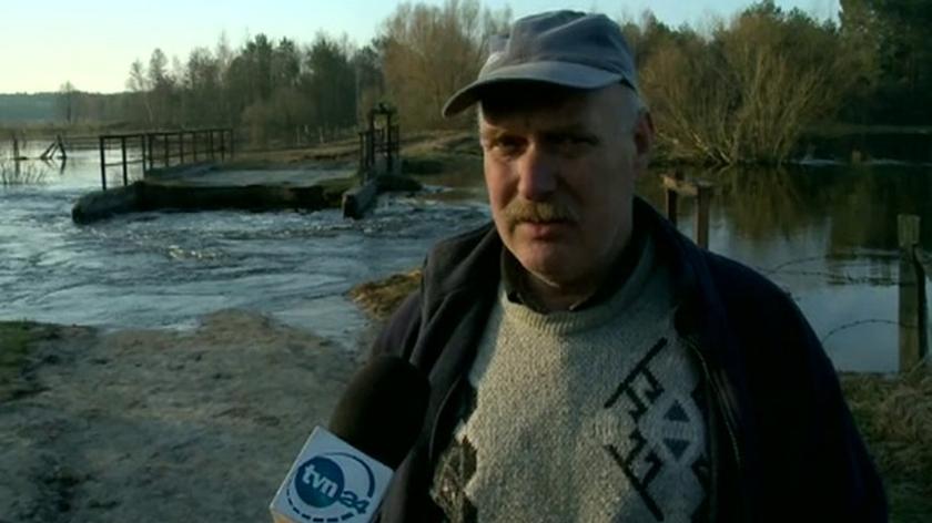 Wójt wsi Hanna o podmytym moście (TVN24)