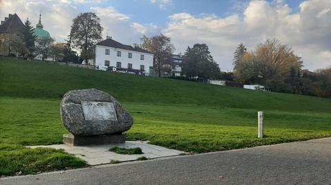 Kamień upamiętniający generała Stanisława Maczka bez tablicy