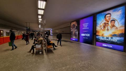 Reklamy świetlne pojawiły się na stacjach pierwszej linii metra 