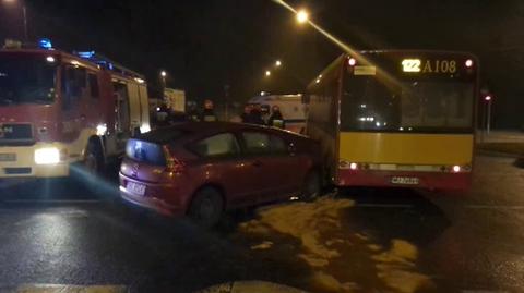 Zderzenie samochodu osobowego z autobusem