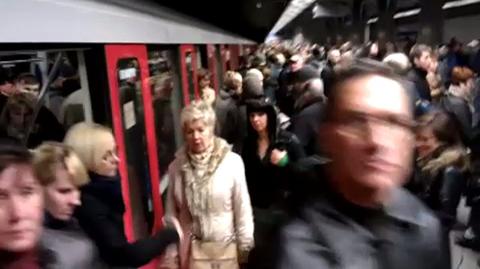 Tłumy w metrze
