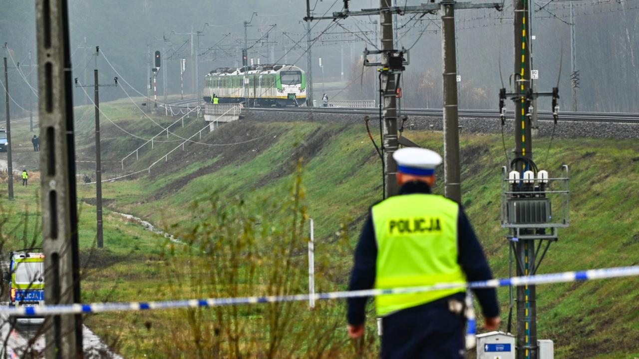 "Kampania, która ma podzielić społeczeństwo". Brytyjski dziennik wymienia Polskę