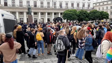 Młodzież protestuje w Warszawie