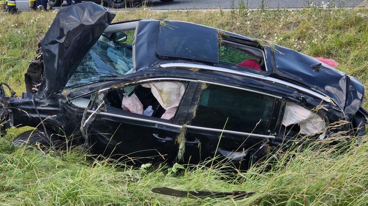 Dachowanie na A2. Pięć osób w szpitalu, w tym dwoje dzieci 