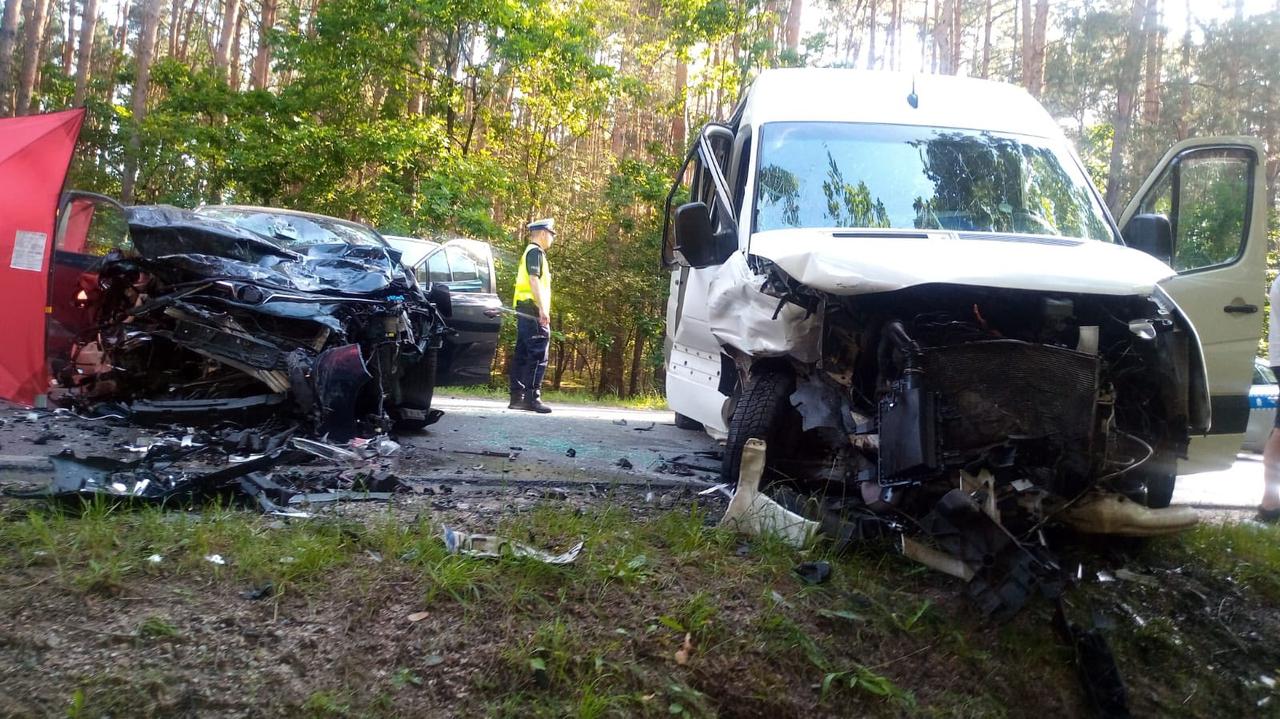 Tragiczny wypadek, nie żyją ksiądz i jego siostra
