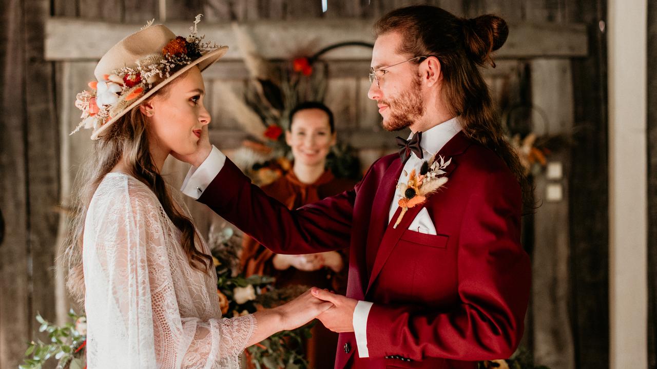 Na klifie, w środku lasu i bez księdza. Świeckie są już nie tylko śluby, ale też chrzciny i komunie