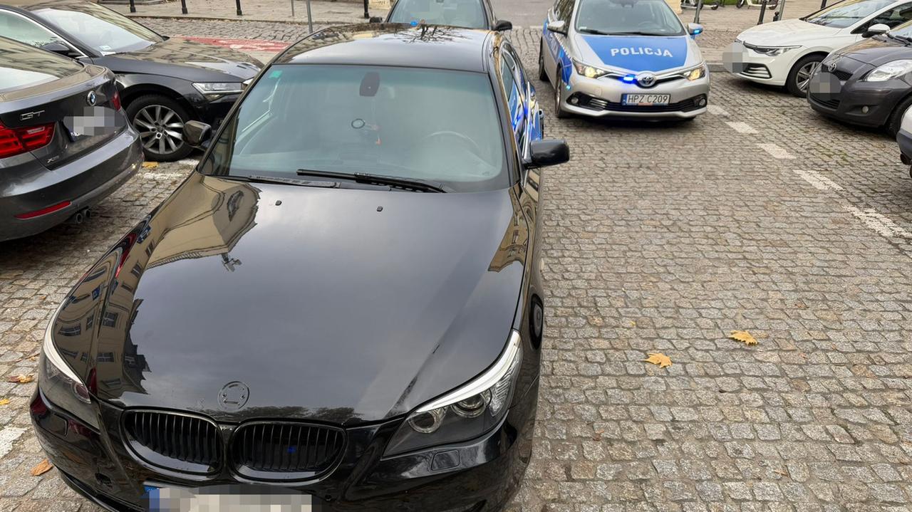 Ruszył z piskiem opon. "Nie spodziewał się, iż jadą za nim tajniacy"