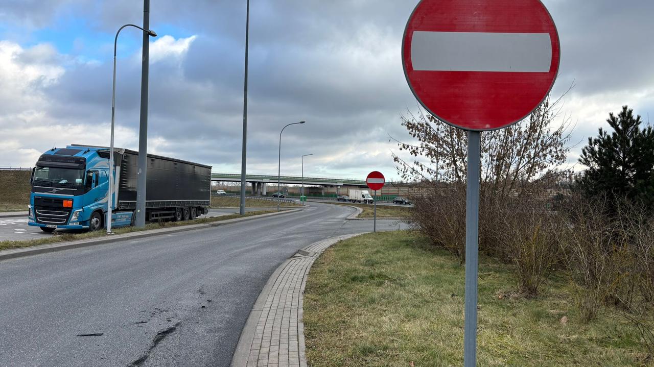 Trzy ofiary, dwa wypadki, jedna przyczyna. GDDKiA o oznakowaniu autostrady A2