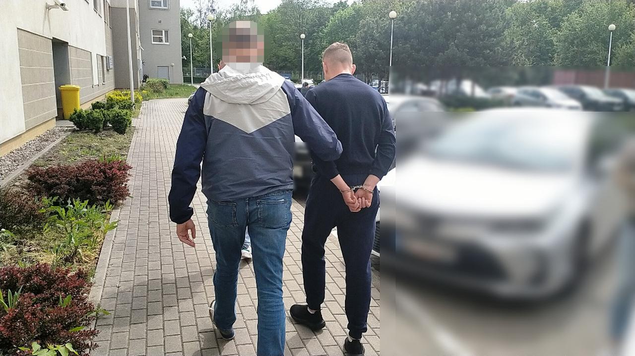Wyniósł z dyskontu drogi alkohol. Stłuczoną butelką zranił ochroniarza