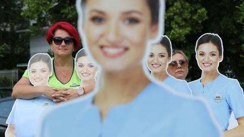 Protest pielęgniarek i położnych pod Sejmem 