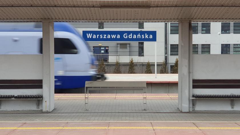 Tłok na schodach ruchomych - sytuacja na stacji Warszawa Gdańska po przebudowie 