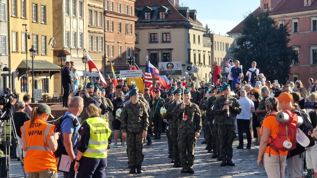 Pielgrzymi z Warszawy na Jasną Górę. "To nie wakacyjna przygoda czy życiowy challenge, ale rekolekcje"