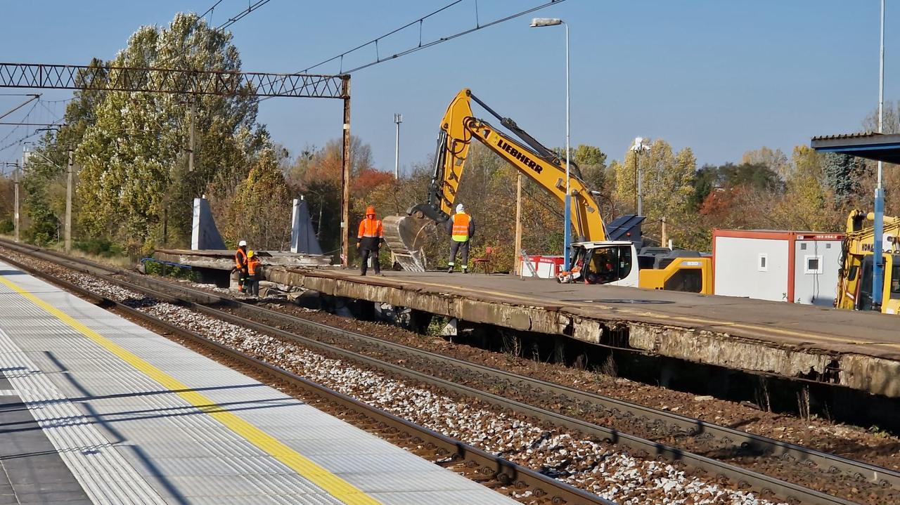 Jeden peron "stacji jak z horroru" już nie straszy. Co z drugim?