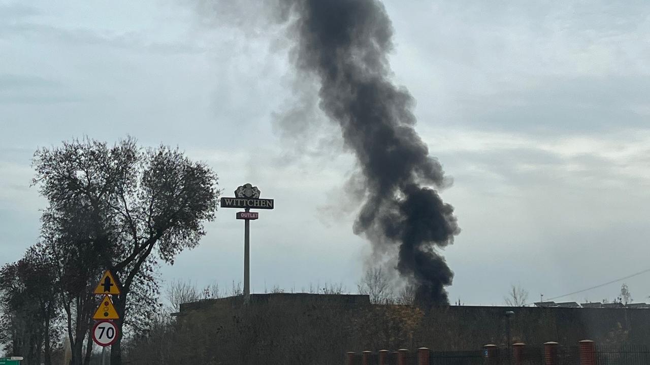 Słup dymu nad krajową "siódemką"