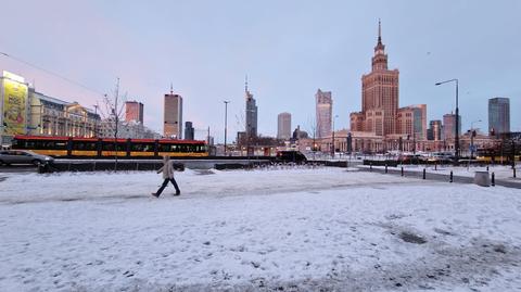 Nieodśnieżone chodniki w Warszawie 
