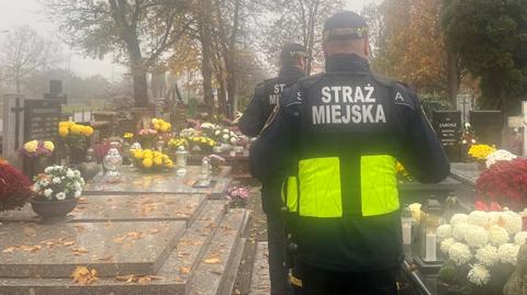 Dzień Wszystkich Świętych. Polacy odwiedzają cmentarze i wspominają bliskich, którzy odeszli