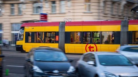 Budowa tramwaju do Wilanowa przy przystanku autobusowym
