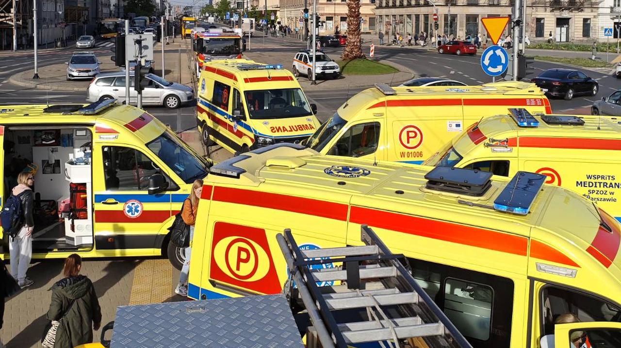Zderzenie tramwajów na rondzie de Gaulle’a. 18 osób poszkodowanych
