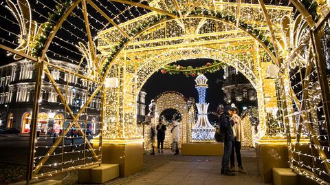 Warszawa rozbłysła świątecznymi światełkami