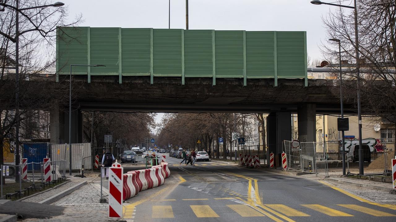 Będą wyburzać wiadukt Trasy Łazienkowskiej. Zamkną Paryską