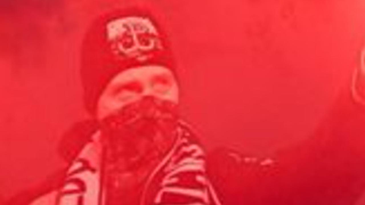 Odpalili pirotechnikę na marszu. Policja publikuje zdjęcia