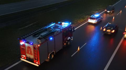 Auto uderzyło w bariery na A2 pod Pruszkowem