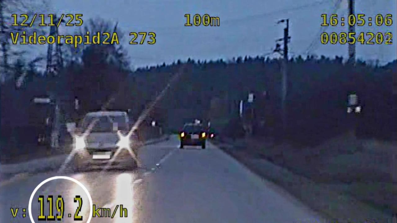 Pędził w obszarze zabudowanym. Policjantom tłumaczył: mam dobry samochód, to jadę