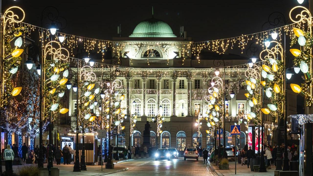 Spacery w blasku świątecznej iluminacji. Trakt Królewski zmieni się w deptak