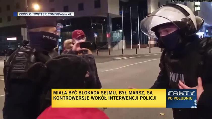 Interwencja policji na placu Powstańców Warszawy 