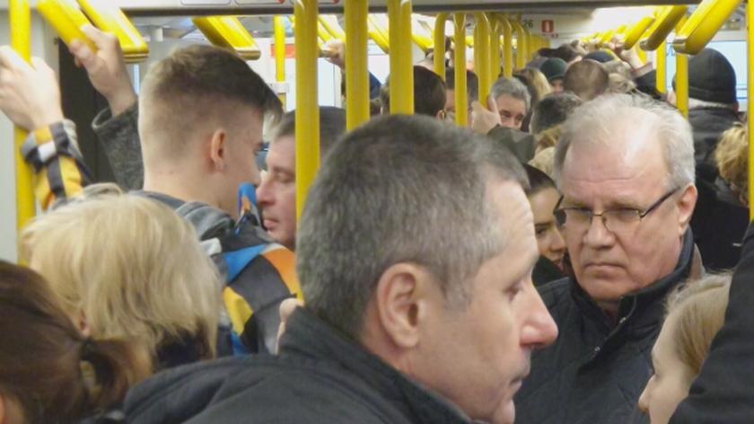 Pełne wagony metra
