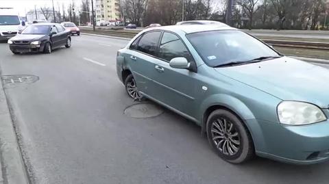 Zderzenie dwóch aut na Starzyńskiego 