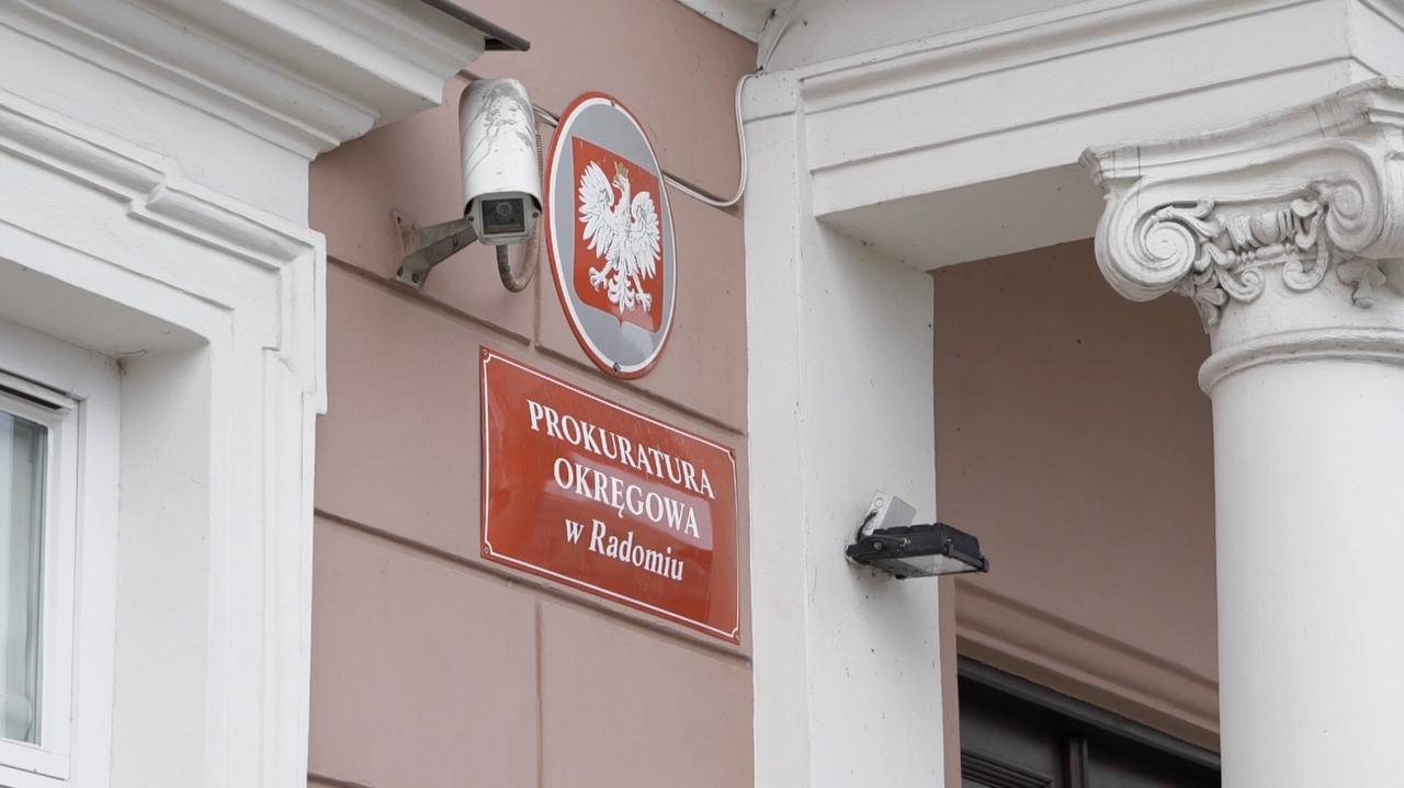 "Używając noża, zaatakował najpierw ojca, a następnie matkę"