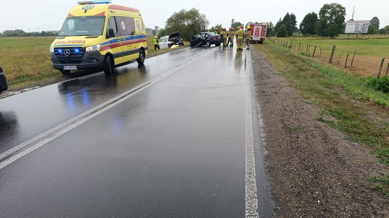 Czołowe zderzenie pod Ostrołęką. Zginęła jedna osoba