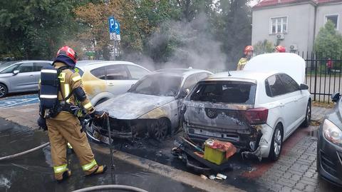 Pożar samochodów na Saskiej Kępie