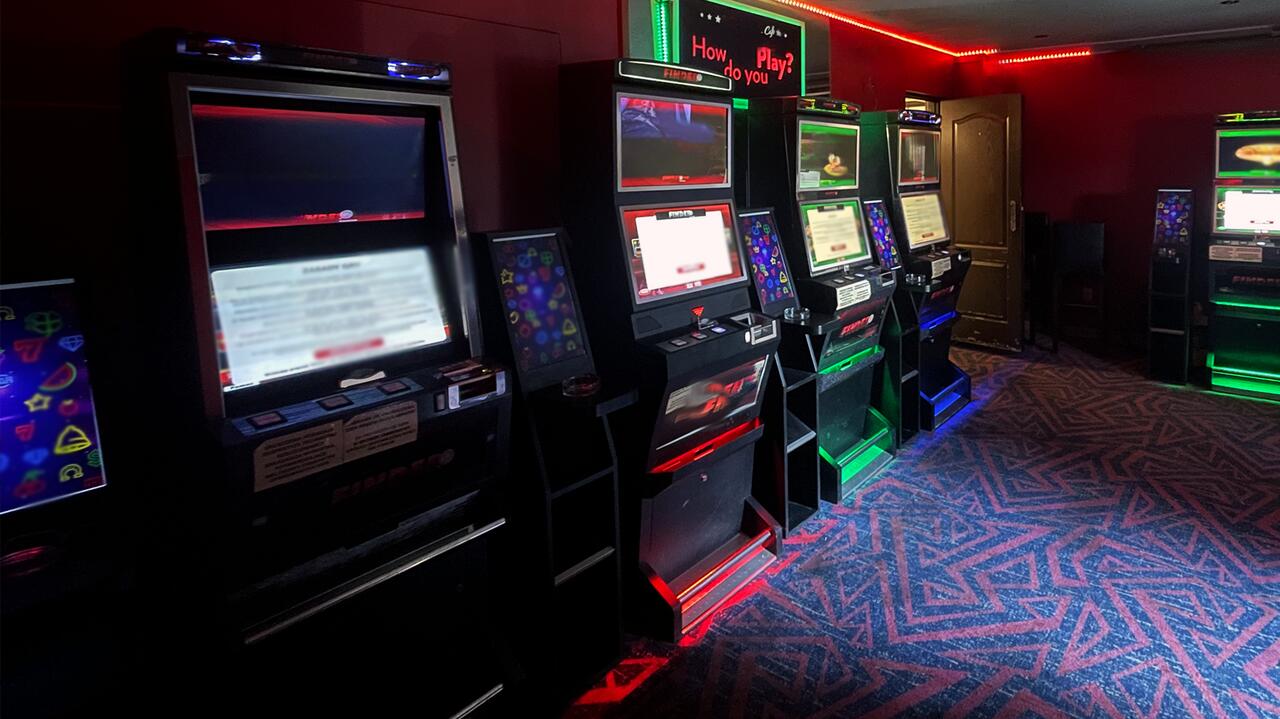 Automaty do gier w "salonie urody"