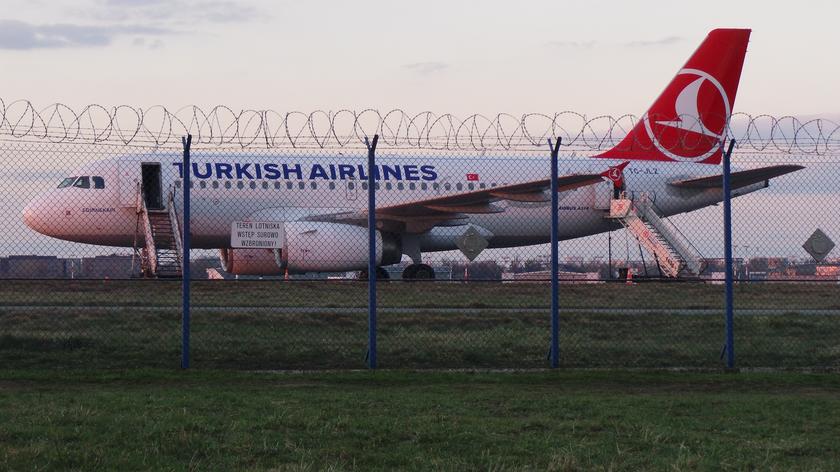 Samolot linii Turkish Airlines na lotnisku Chopina