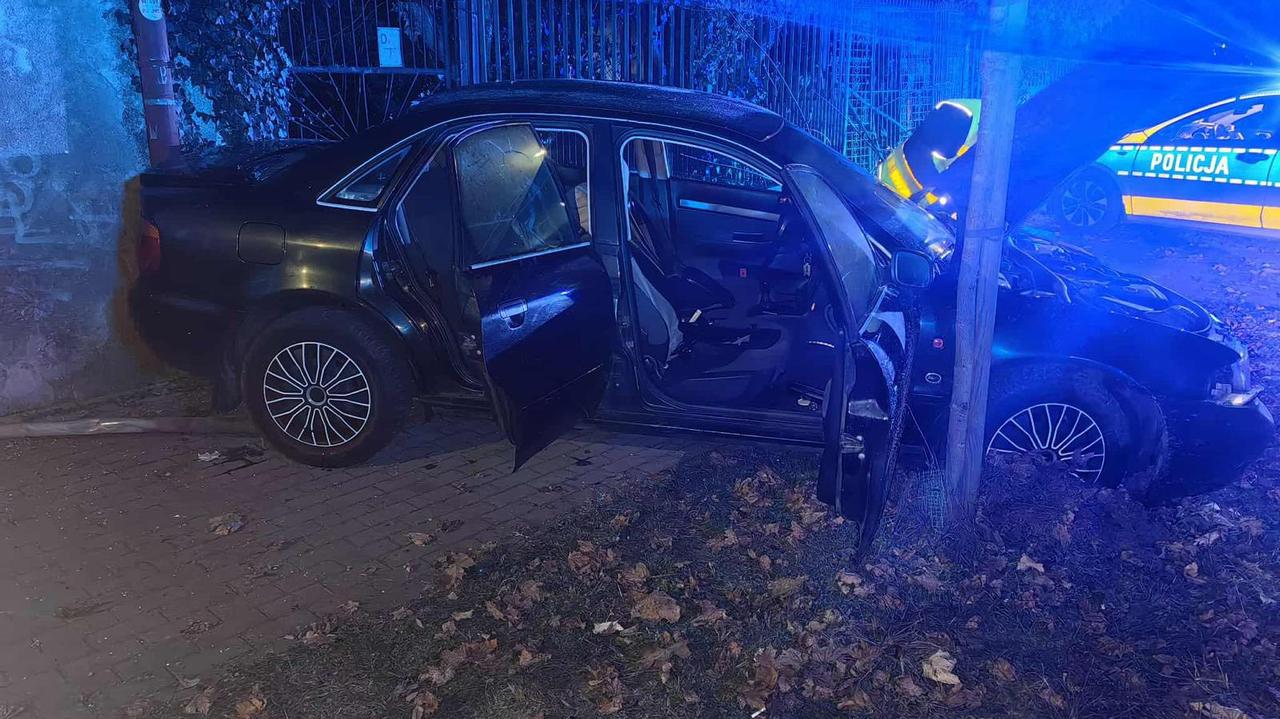 Ucieczka zakończona na ogrodzeniu. Dwaj mężczyźni zatrzymani, jeden był nietrzeźwy