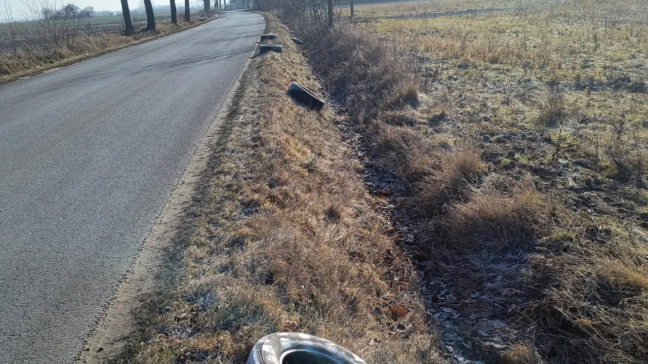 Setki opon przy drogach powiatowych. Drogowcy zapowiadają użycie fotopułapek i dronów